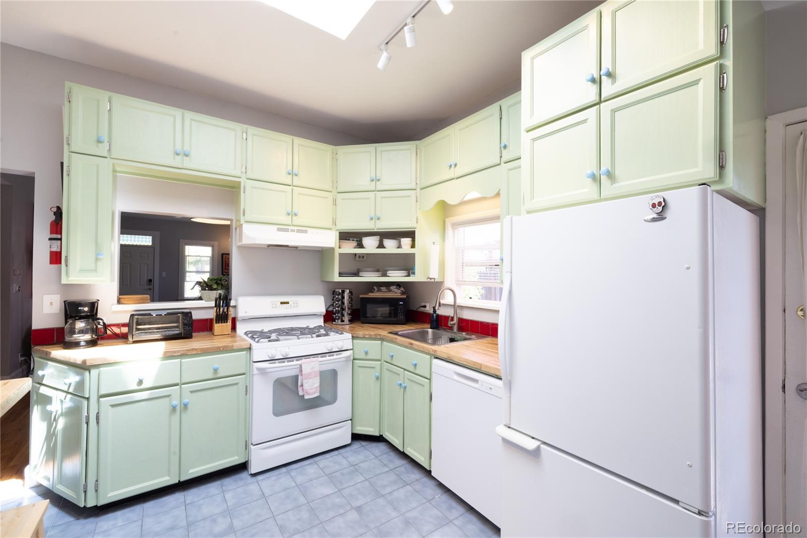 MLS Image #8 for 4847 n meade street,denver, Colorado