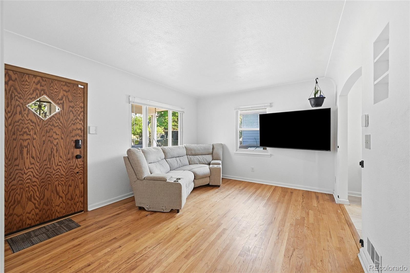 MLS Image #6 for 2309  newark street,aurora, Colorado