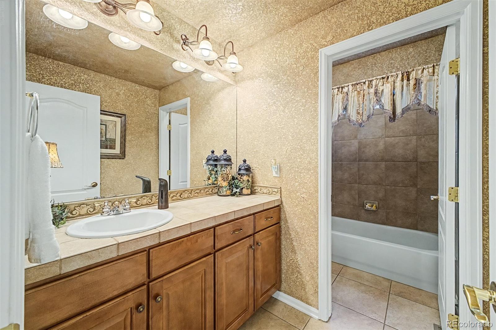 MLS Image #31 for 23589 e ottawa place,aurora, Colorado