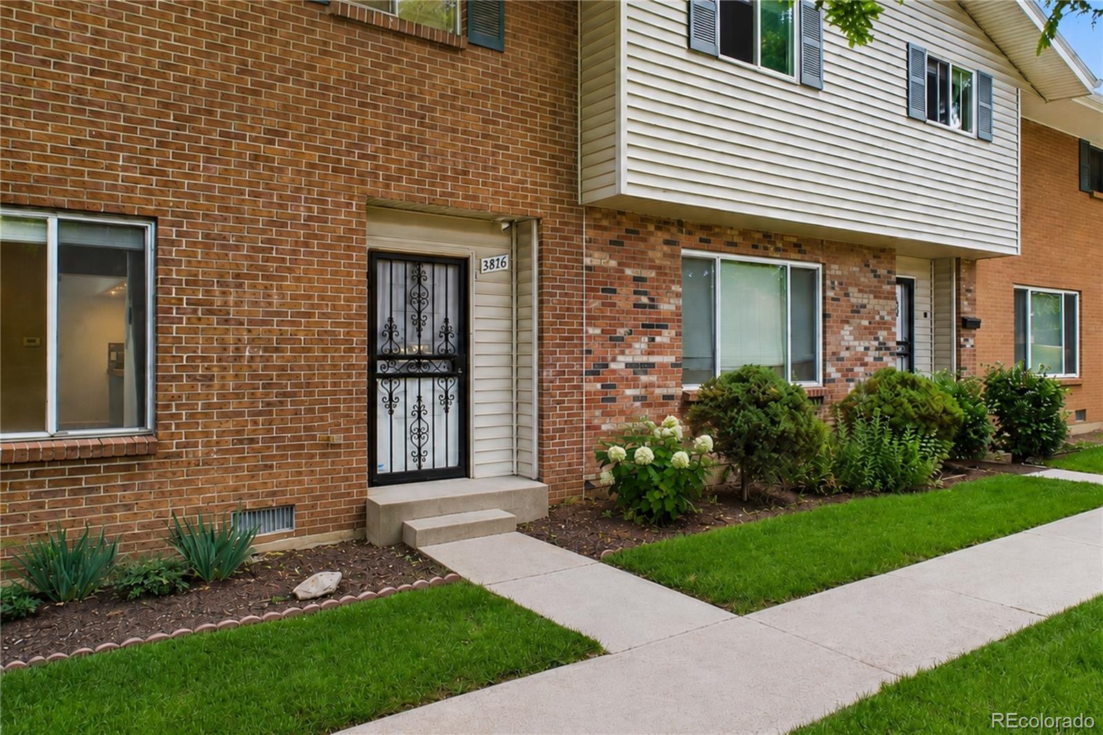 MLS Image #4 for 3816 s yosemite street,denver, Colorado