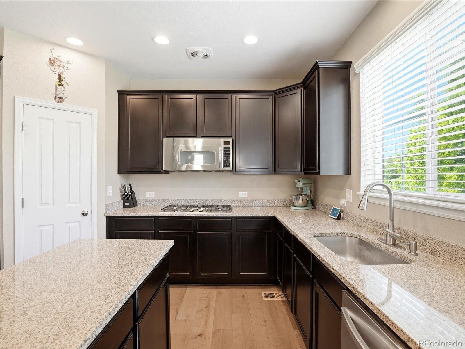 MLS Image #8 for 10261 e telluride court,commerce city, Colorado