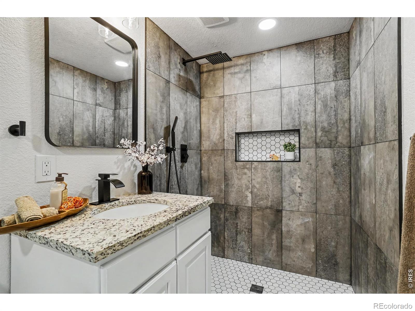 MLS Image #23 for 1414  linden street,longmont, Colorado