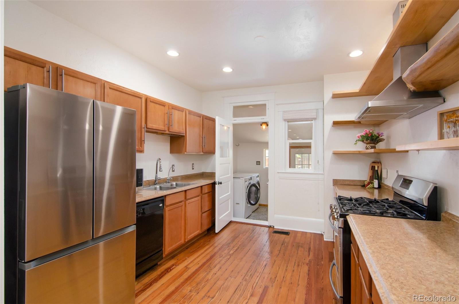 MLS Image #7 for 3034 n high street,denver, Colorado