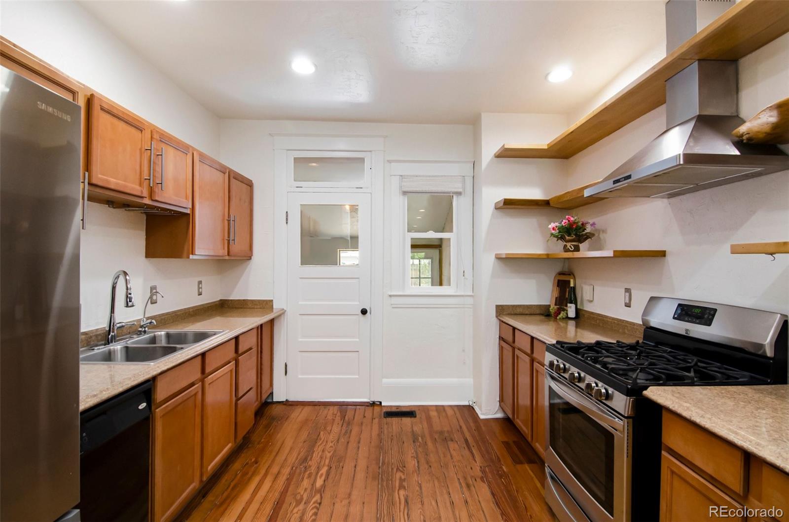 MLS Image #9 for 3034 n high street,denver, Colorado