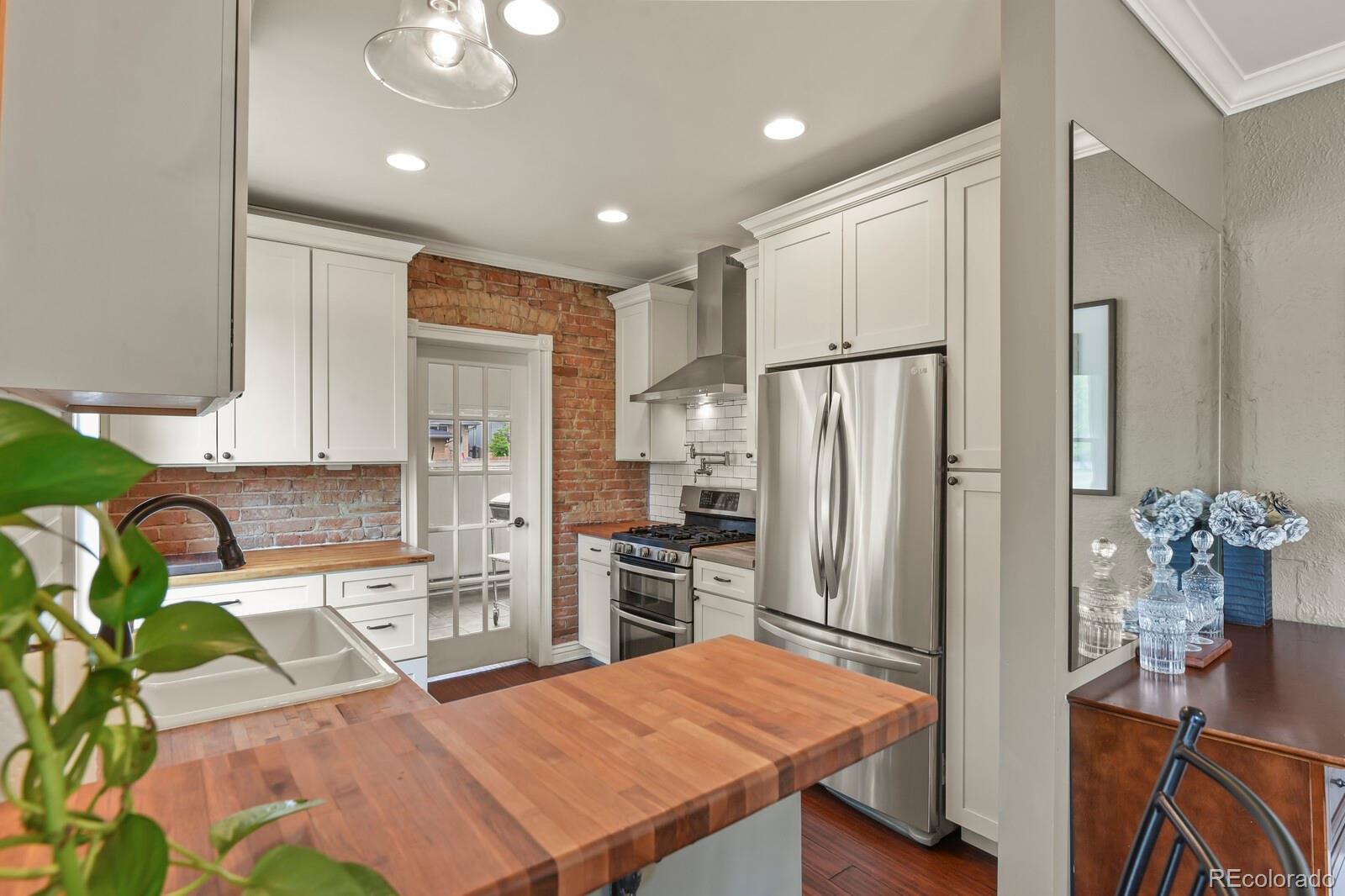 MLS Image #11 for 2952 n vine street,denver, Colorado