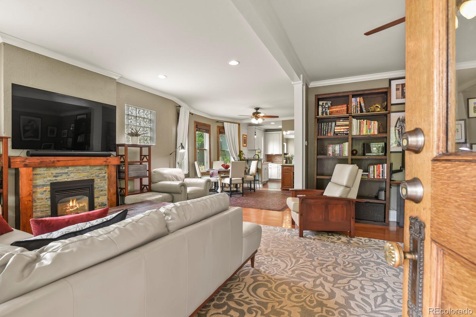 MLS Image #2 for 2952 n vine street,denver, Colorado