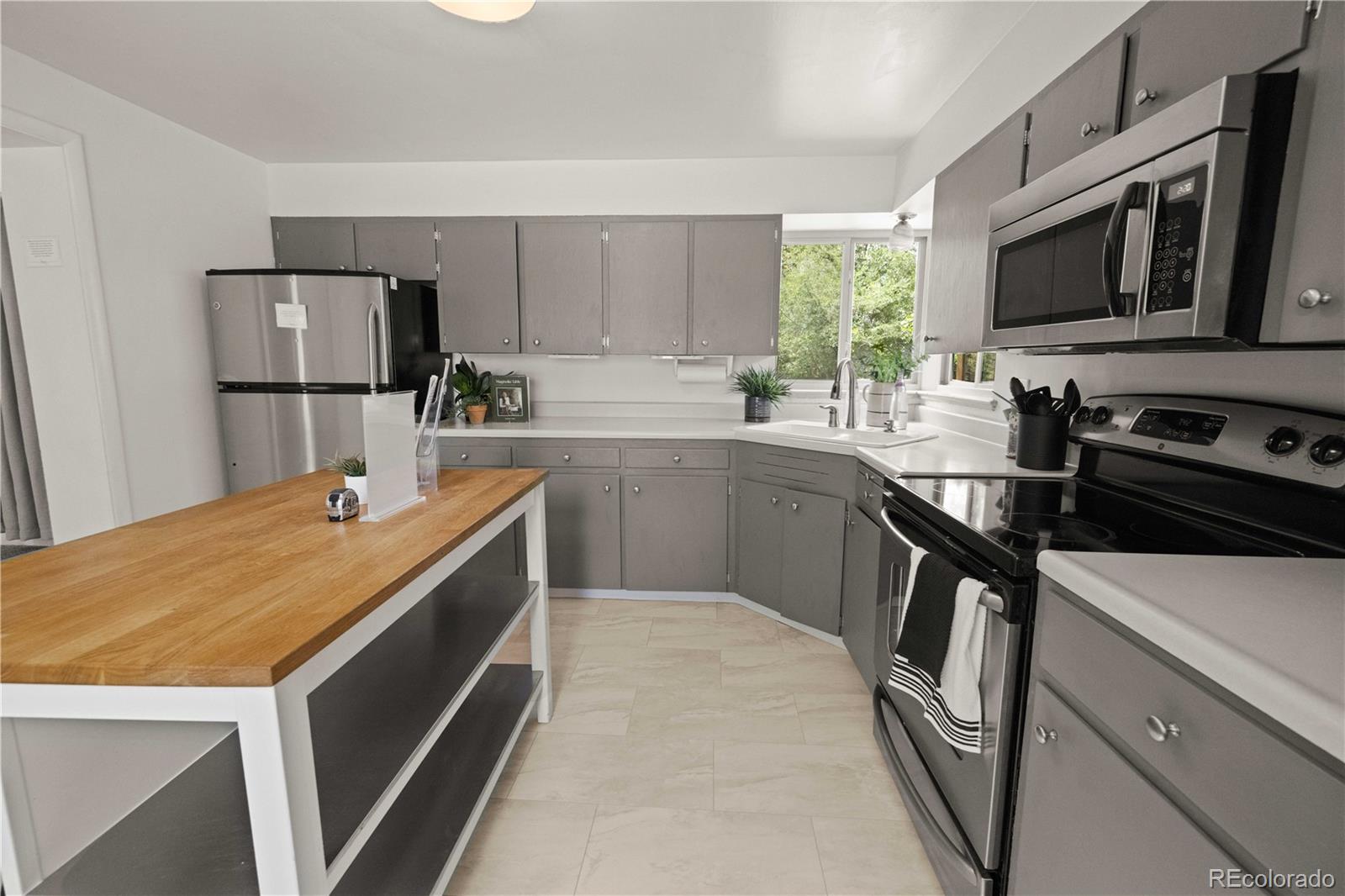 MLS Image #14 for 4645 e colorado avenue,denver, Colorado