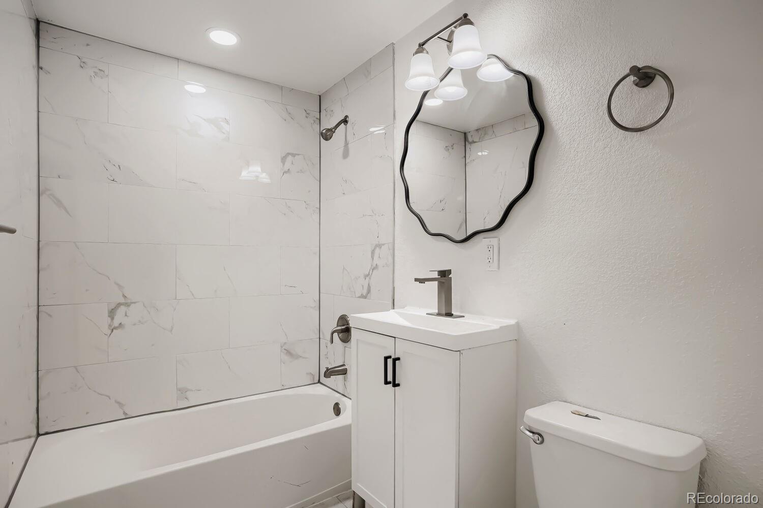 MLS Image #11 for 961 e 83rd place,denver, Colorado