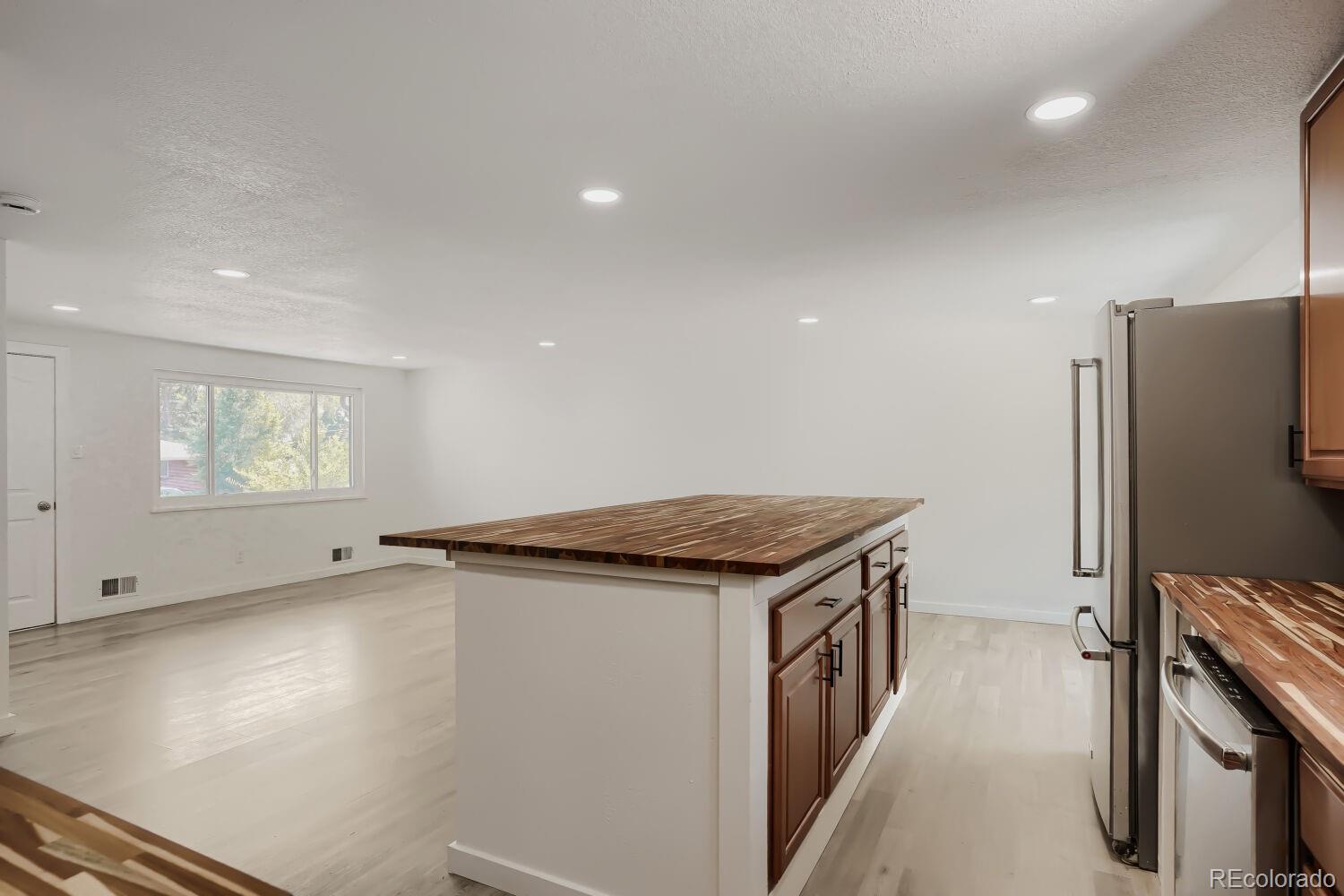 MLS Image #3 for 961 e 83rd place,denver, Colorado
