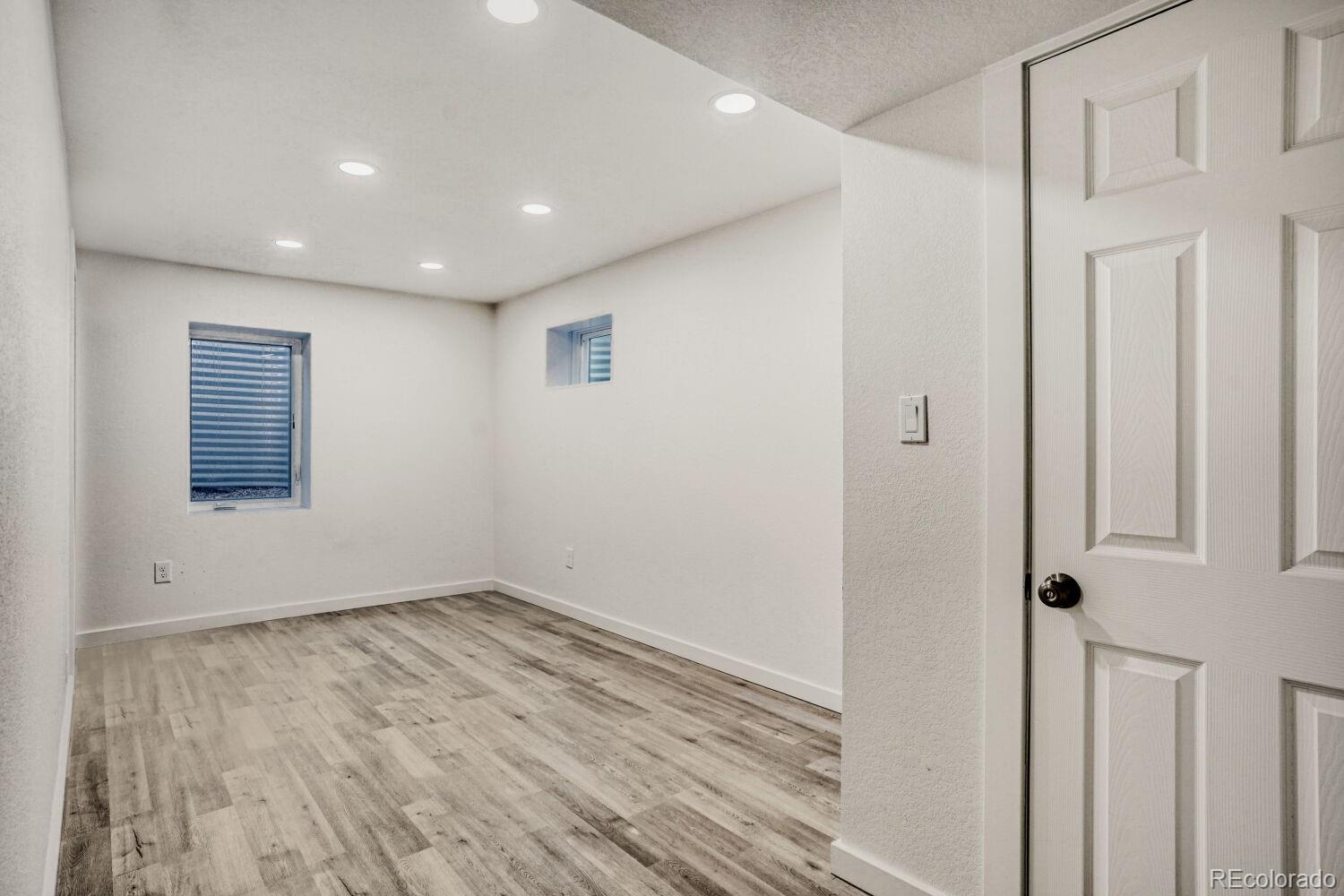 MLS Image #9 for 961 e 83rd place,denver, Colorado