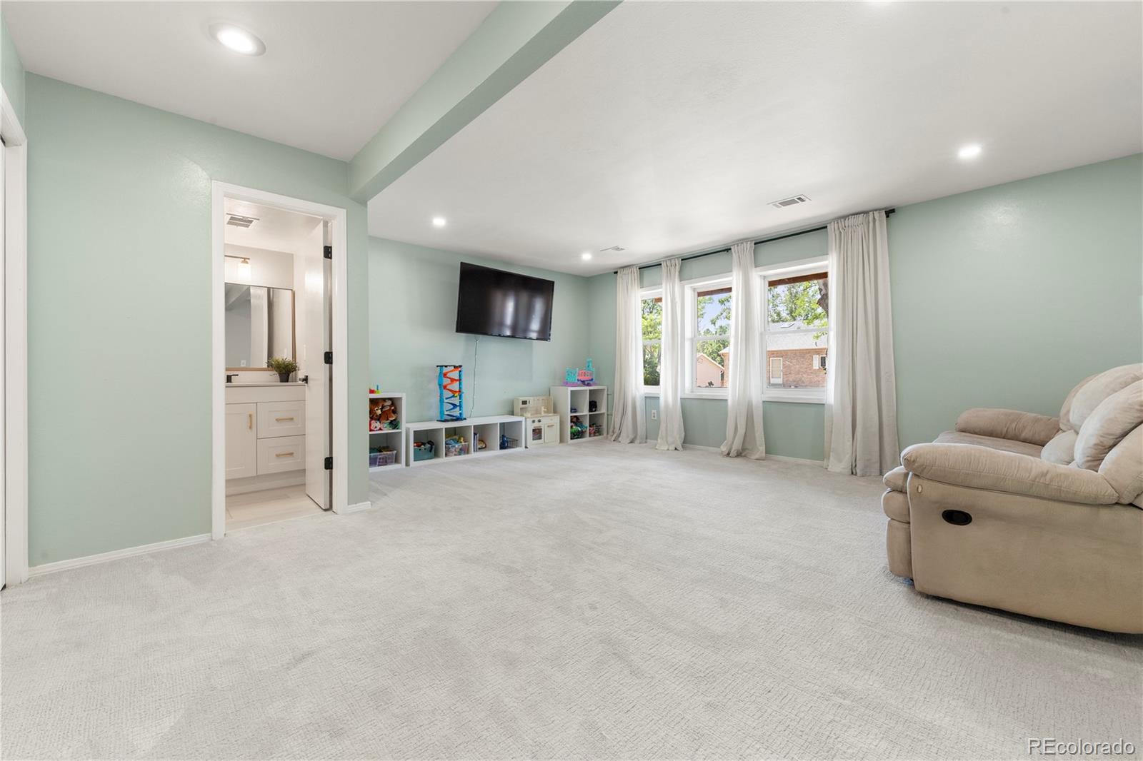 MLS Image #23 for 19355 e greenwood place,aurora, Colorado