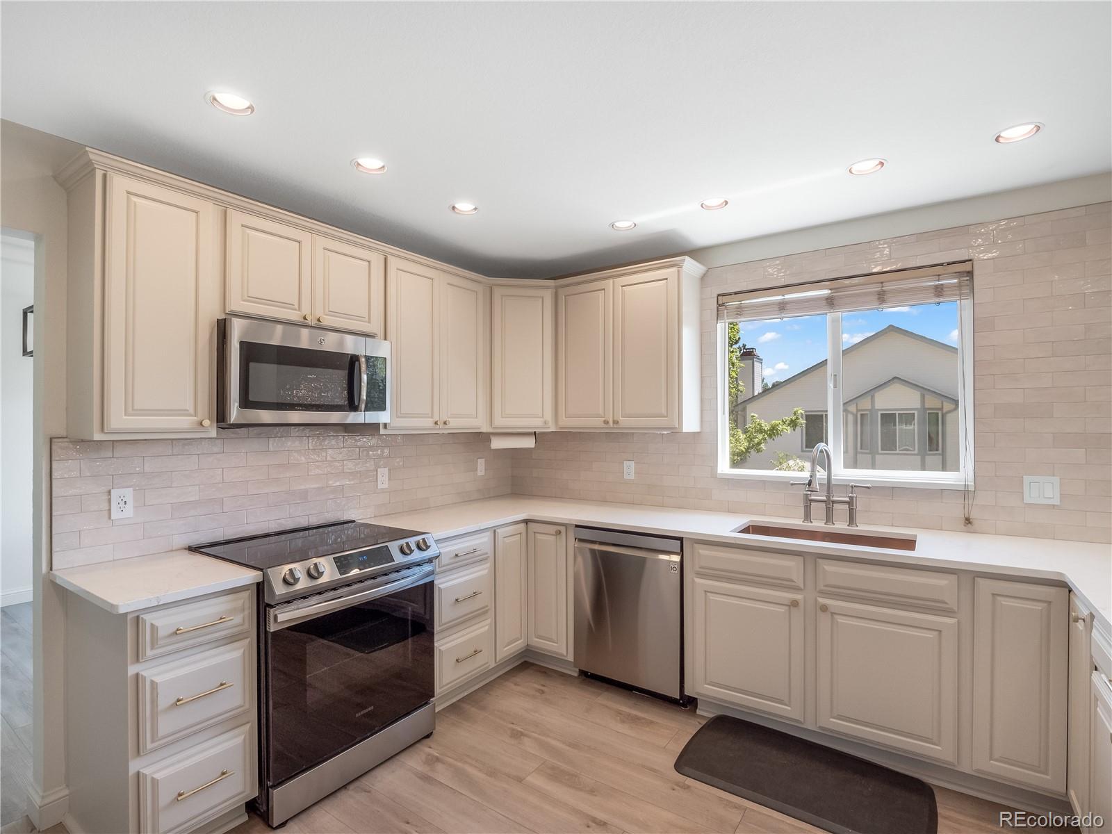 MLS Image #10 for 9304  montrose way,littleton, Colorado