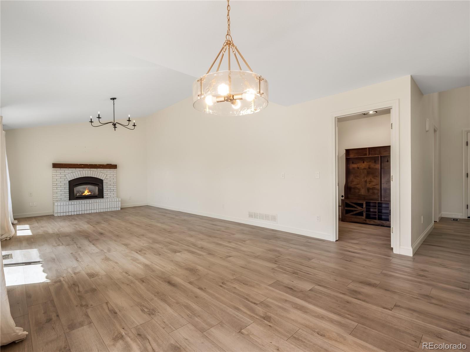 MLS Image #13 for 9304  montrose way,littleton, Colorado