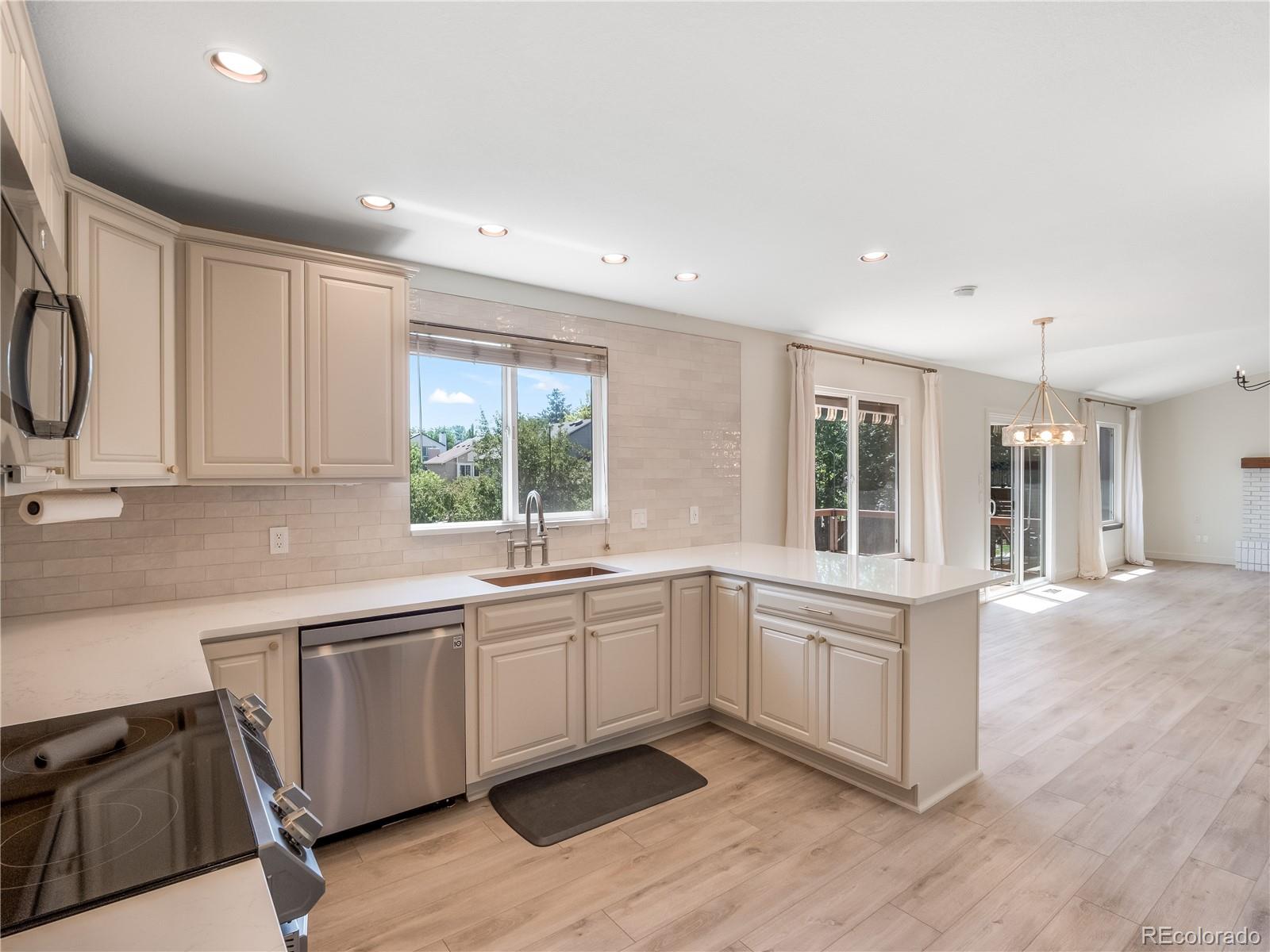 MLS Image #8 for 9304  montrose way,littleton, Colorado