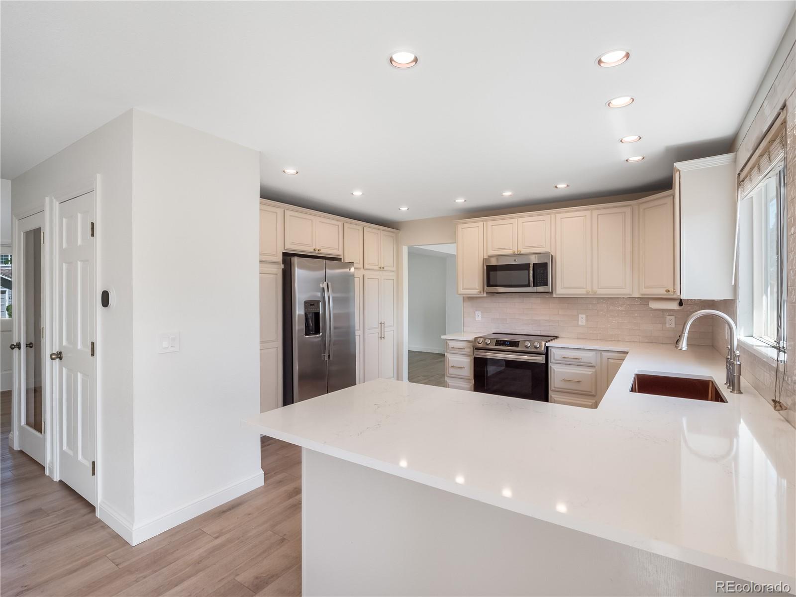 MLS Image #9 for 9304  montrose way,littleton, Colorado