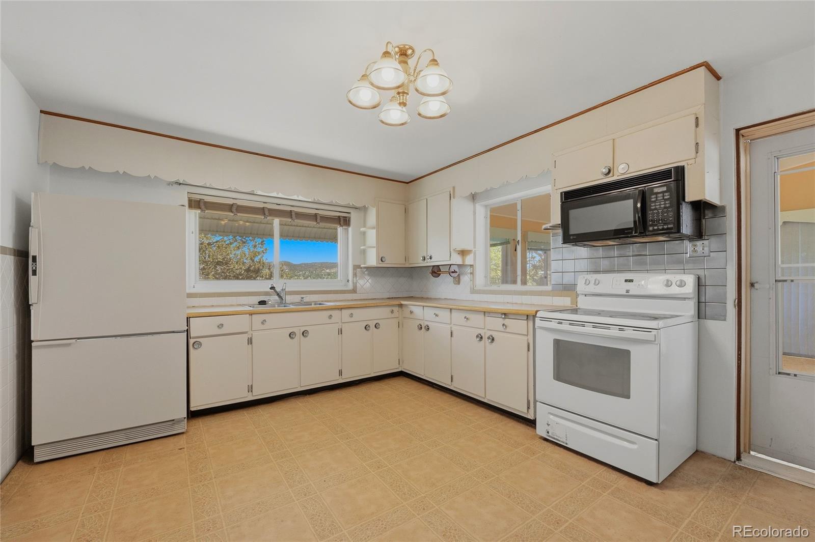 MLS Image #15 for 1109 e first street,trinidad, Colorado