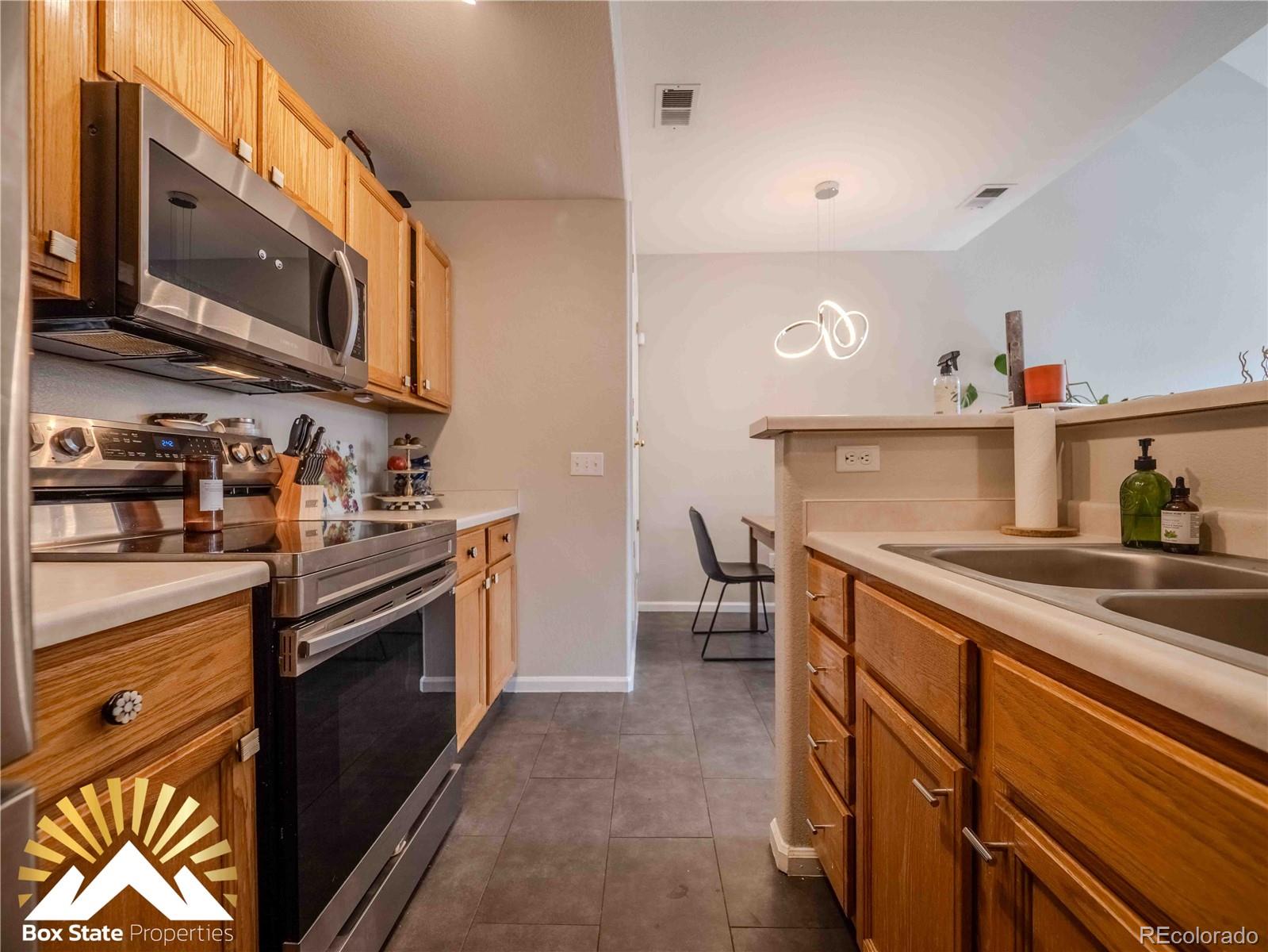 MLS Image #10 for 8371 s upham way,littleton, Colorado
