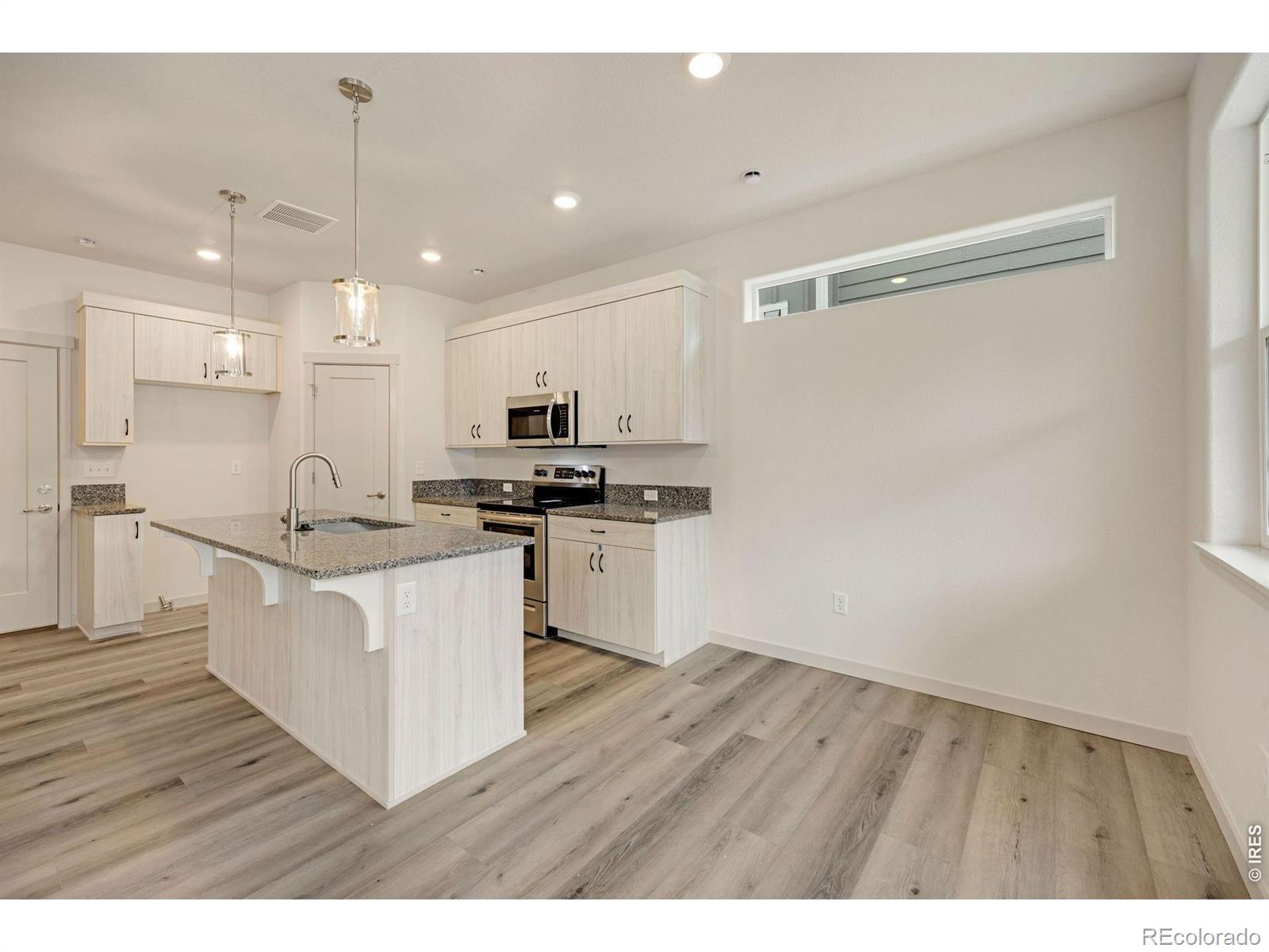 MLS Image #3 for 525 s 10th street,berthoud, Colorado