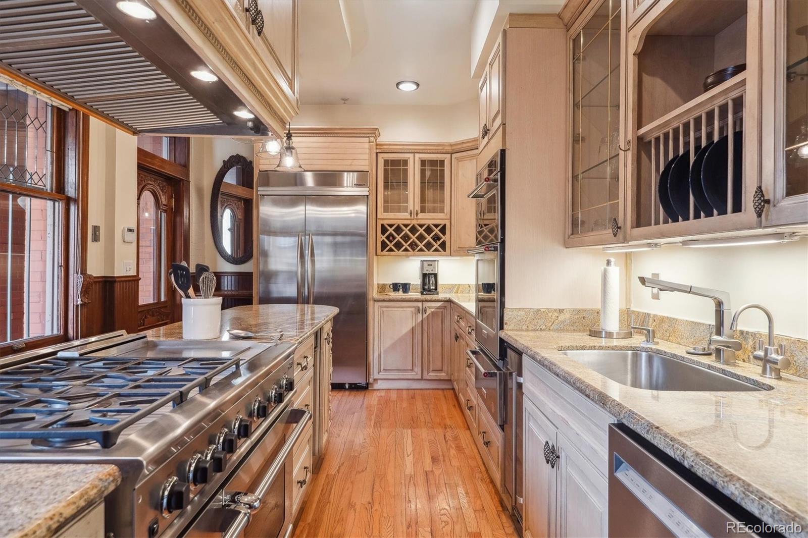 MLS Image #13 for 1022 n pearl street 101,denver, Colorado