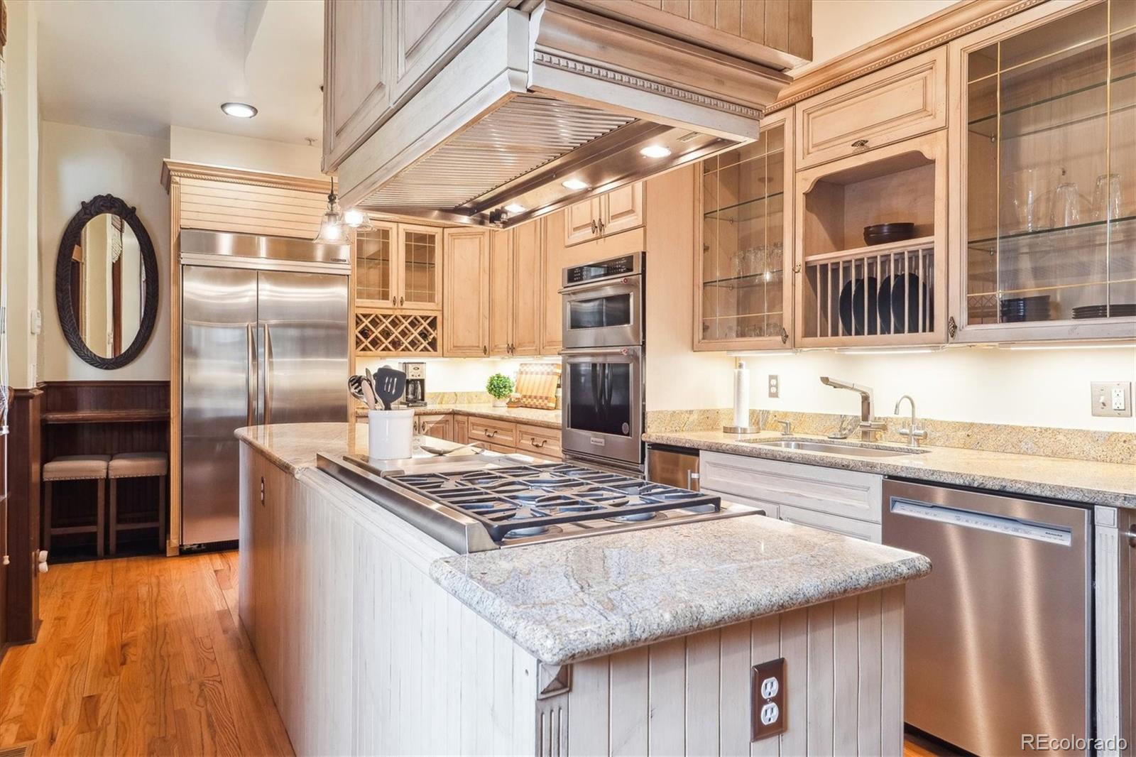 MLS Image #14 for 1022 n pearl street 101,denver, Colorado