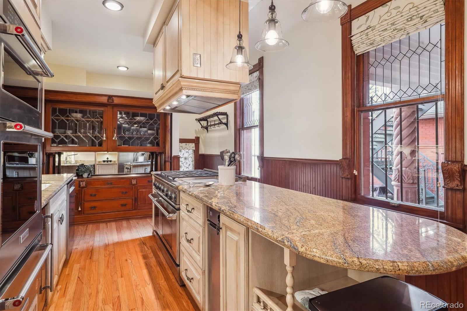 MLS Image #16 for 1022 n pearl street 101,denver, Colorado