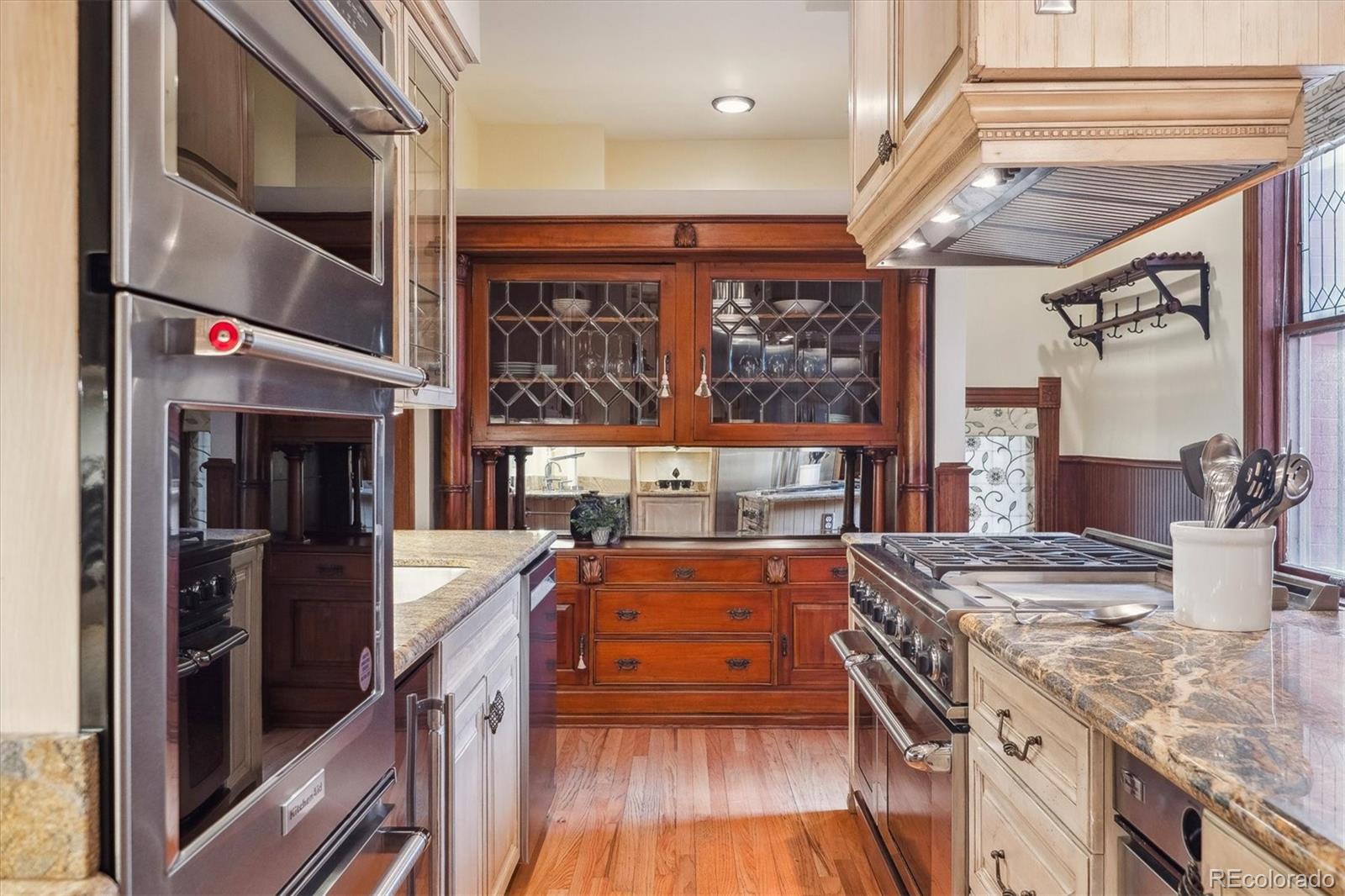 MLS Image #2 for 1022 n pearl street 101,denver, Colorado