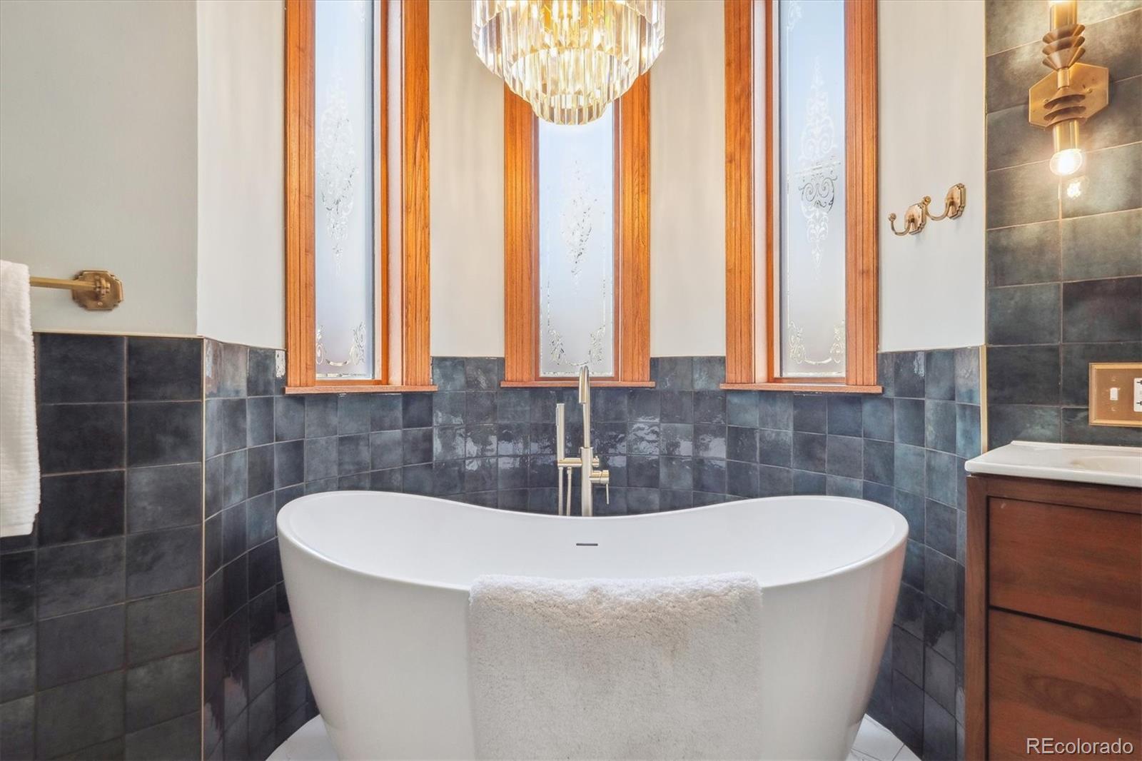 MLS Image #24 for 1022 n pearl street 101,denver, Colorado