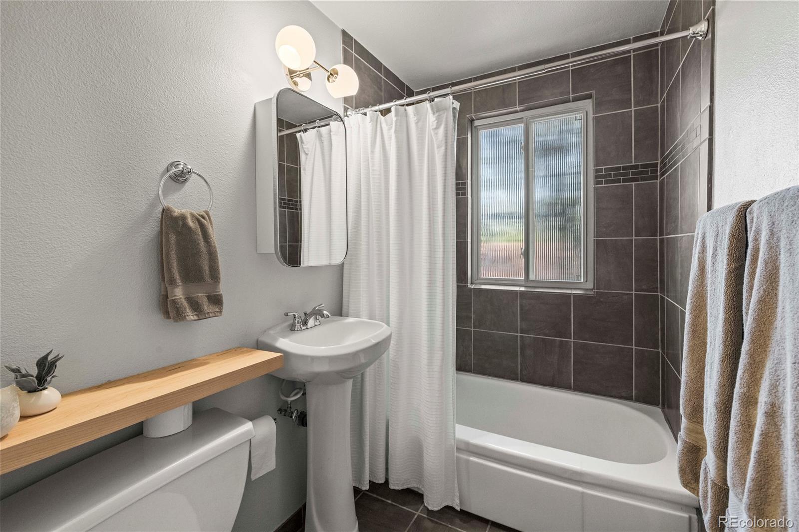 MLS Image #17 for 271 n grant street,denver, Colorado
