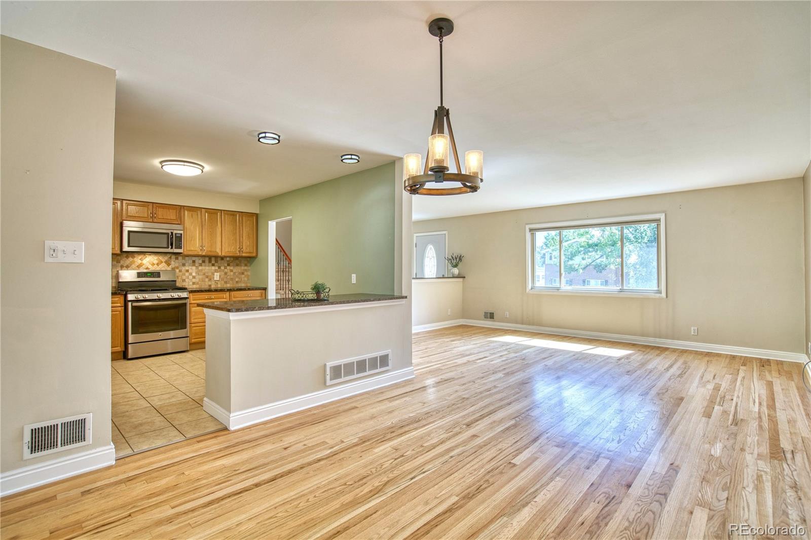 MLS Image #5 for 10469  ronald lane,denver, Colorado