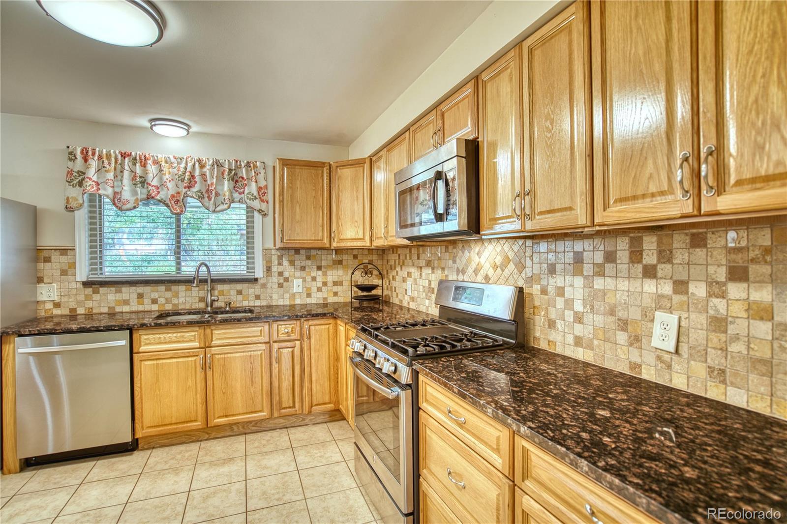 MLS Image #8 for 10469  ronald lane,denver, Colorado