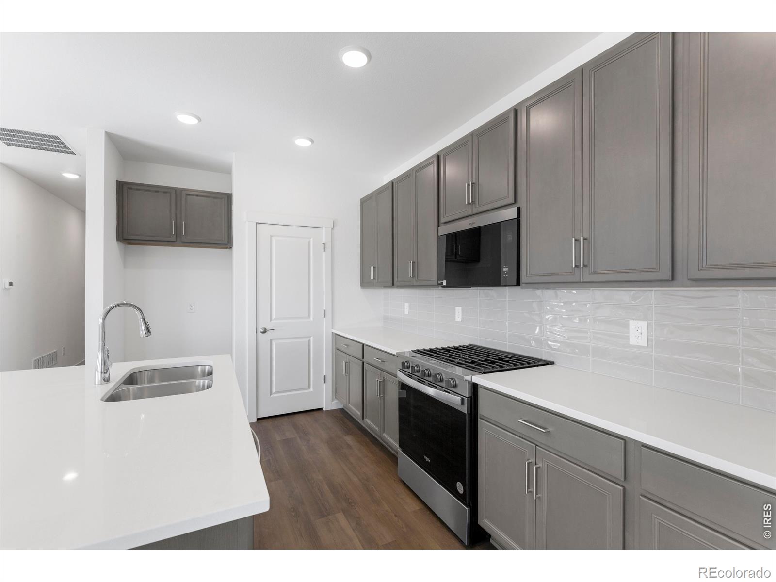 MLS Image #9 for 588  piedmontese street,johnstown, Colorado