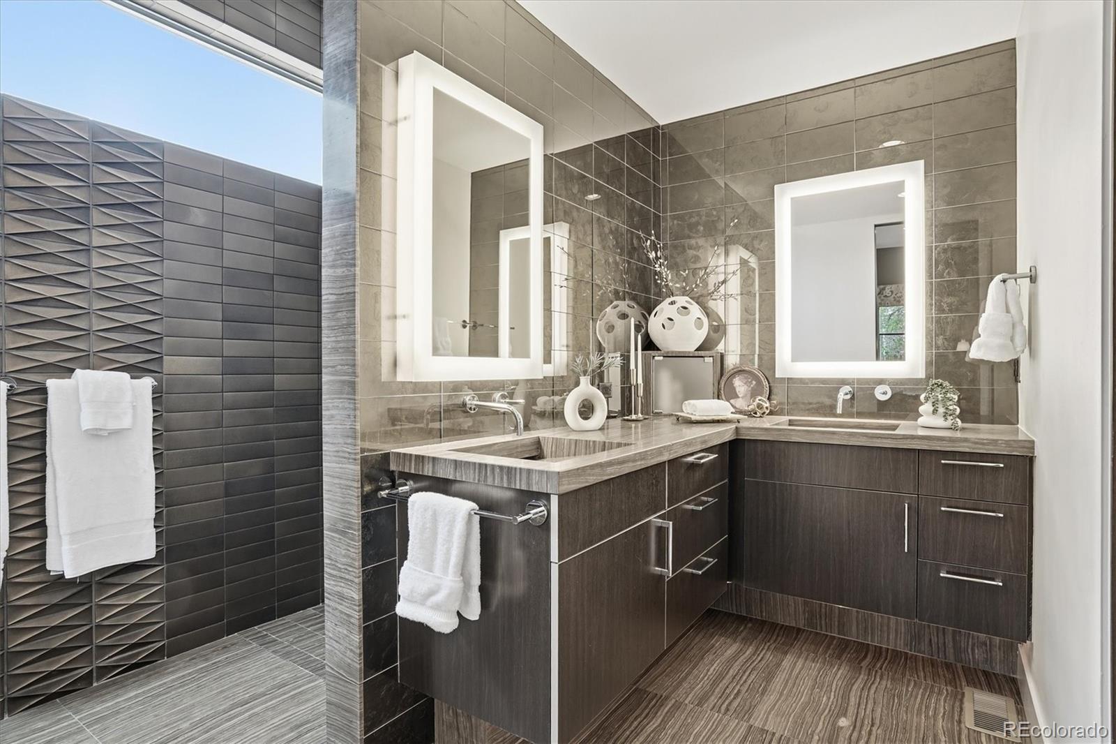 MLS Image #22 for 621  kearney street,denver, Colorado