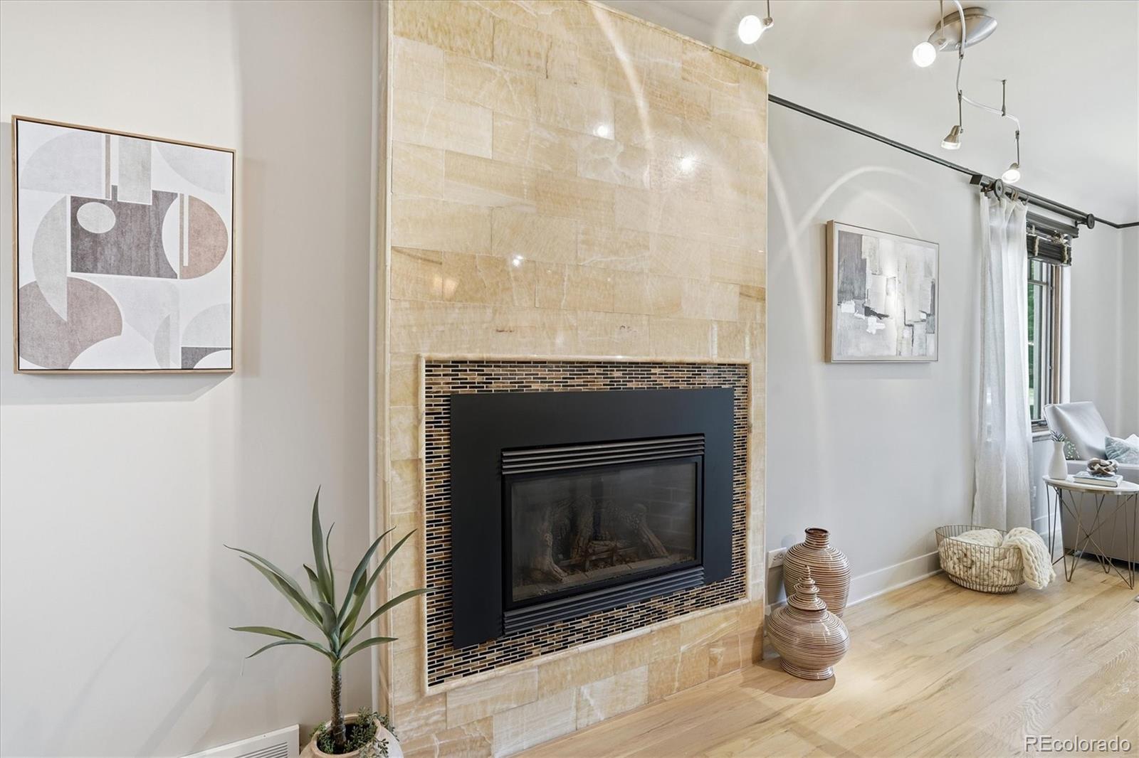 MLS Image #7 for 621  kearney street,denver, Colorado