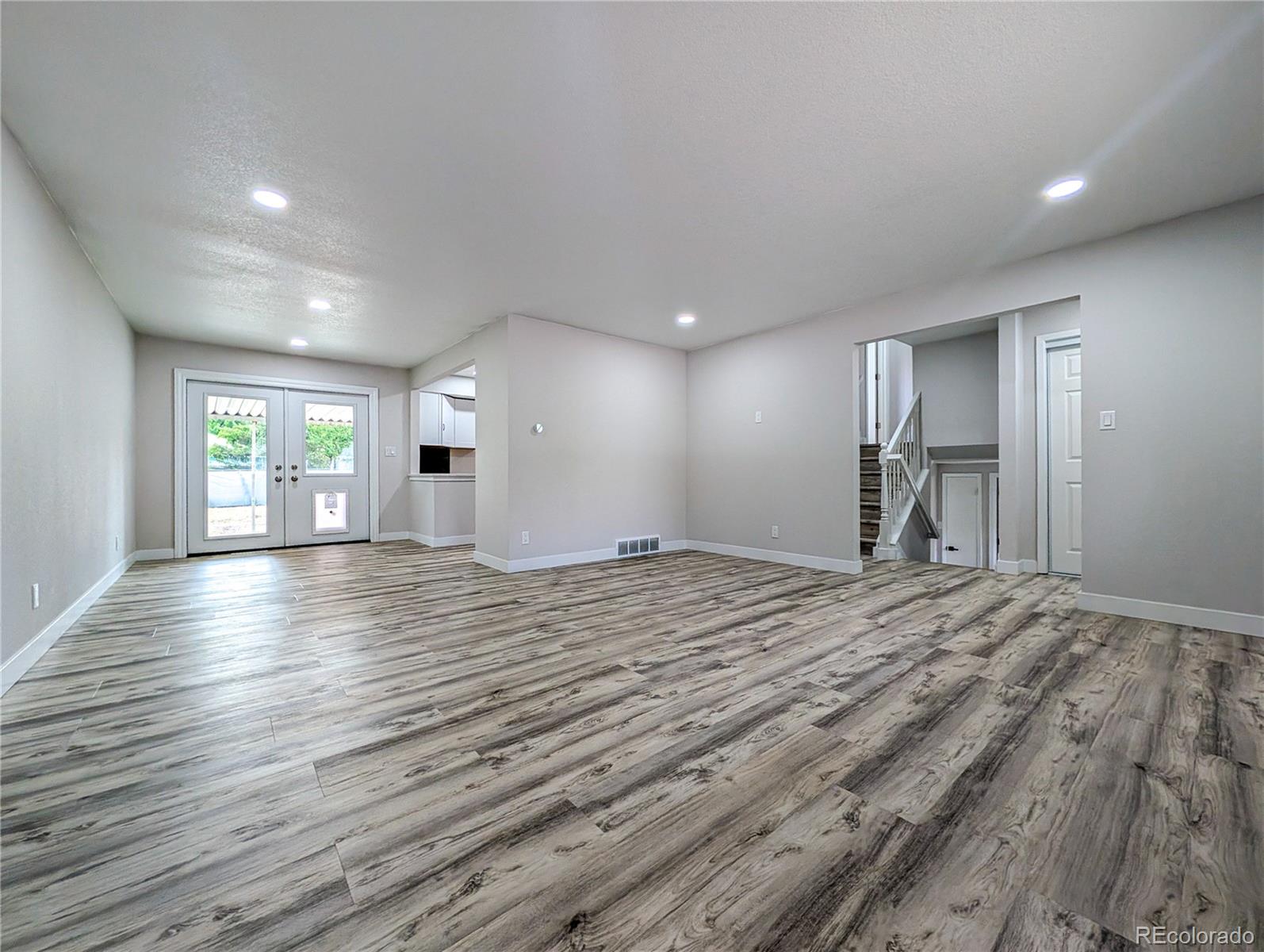 MLS Image #5 for 440 s jasmine street,denver, Colorado