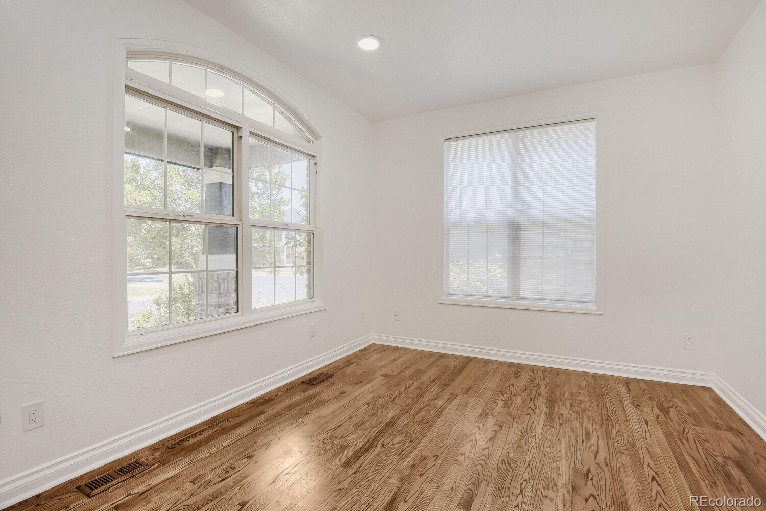MLS Image #4 for 8054 e 9th avenue,denver, Colorado
