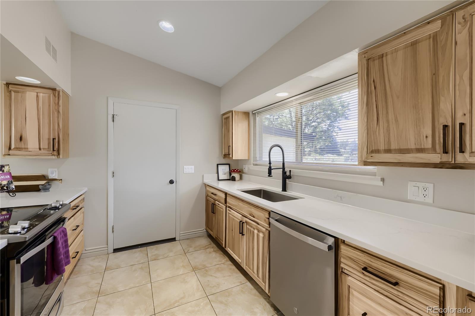 MLS Image #8 for 10405 w 79th way,arvada, Colorado