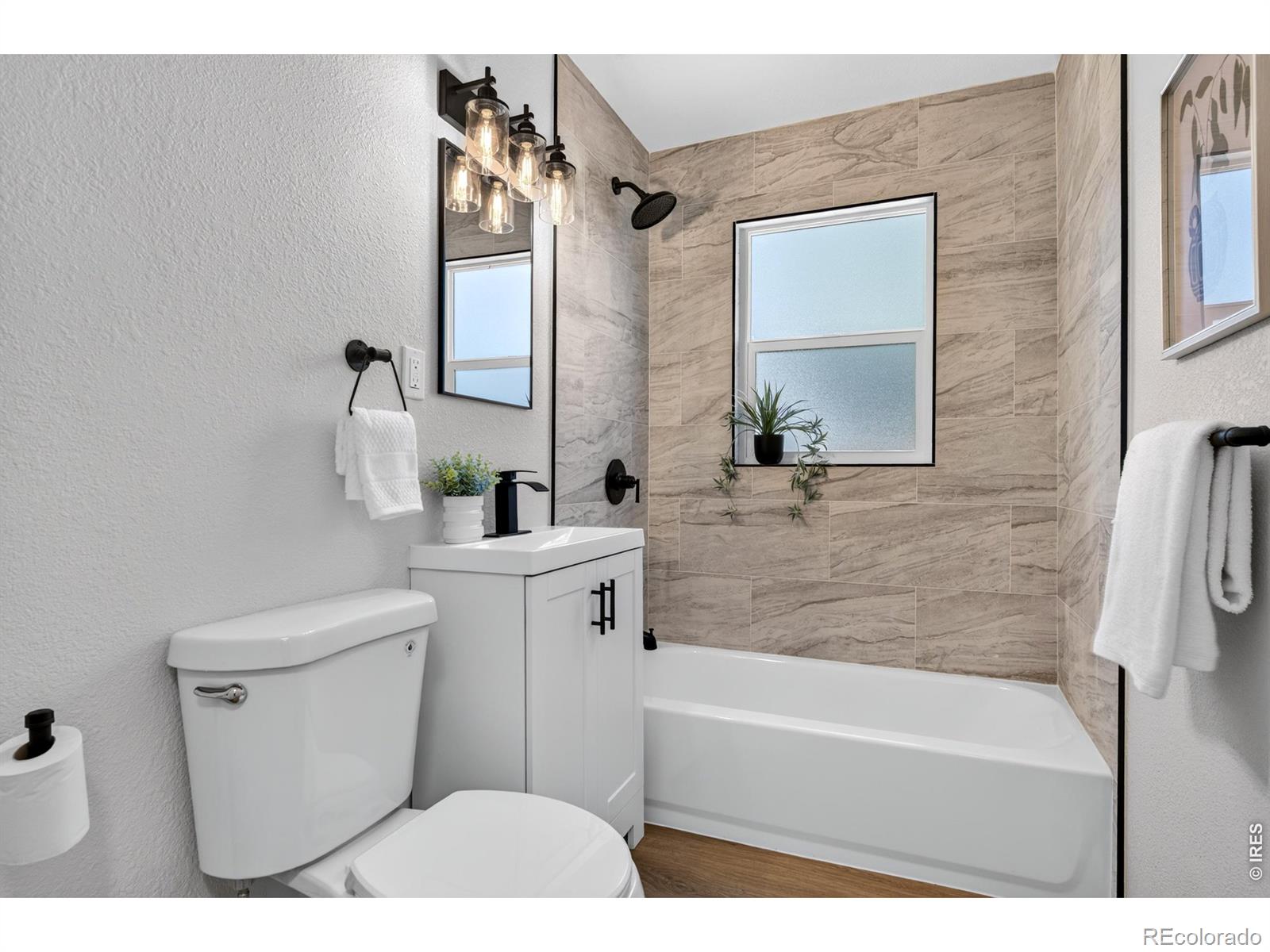 MLS Image #2 for 835  lansing street,aurora, Colorado