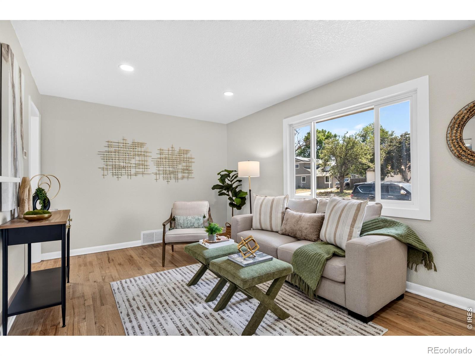 MLS Image #6 for 835  lansing street,aurora, Colorado