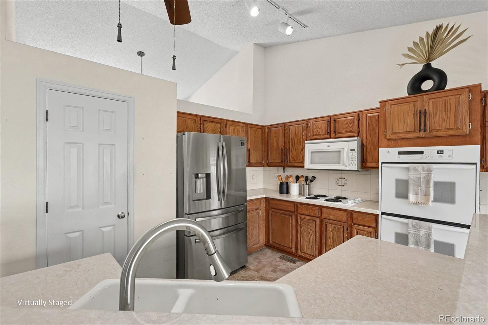 MLS Image #3 for 4697 s flanders way,aurora, Colorado