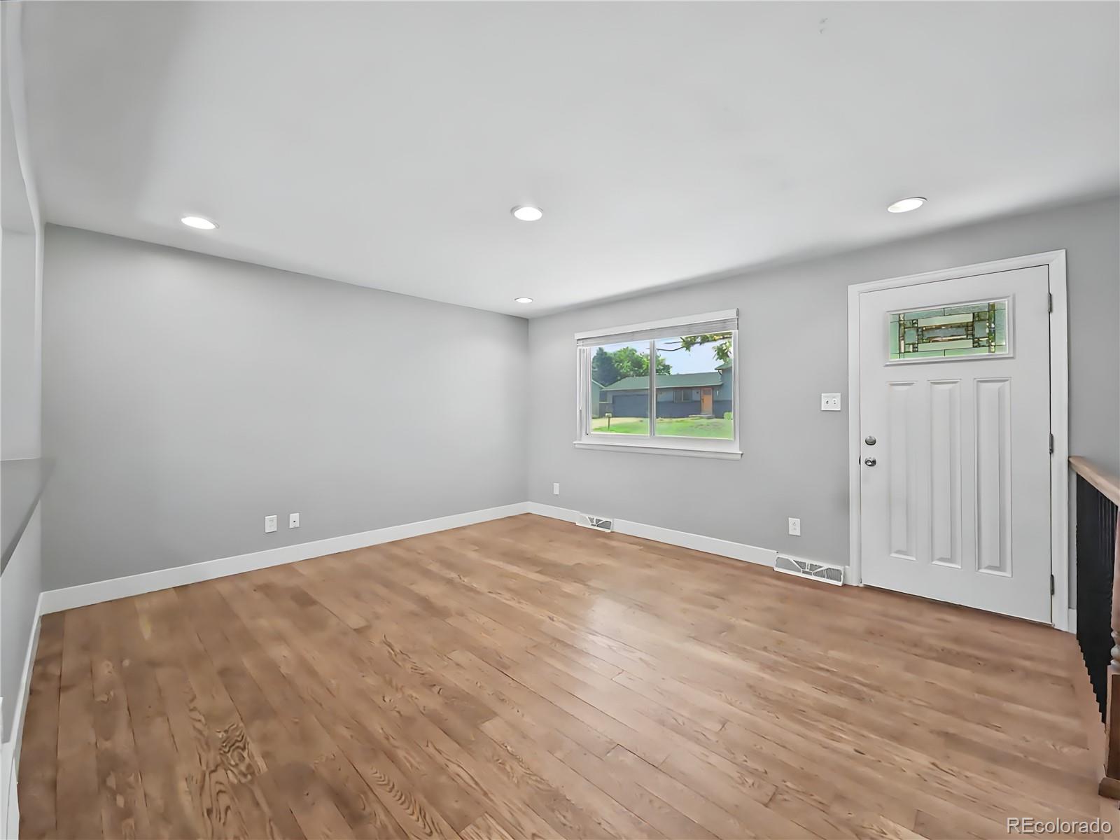 MLS Image #3 for 115  olympus circle,lone tree, Colorado