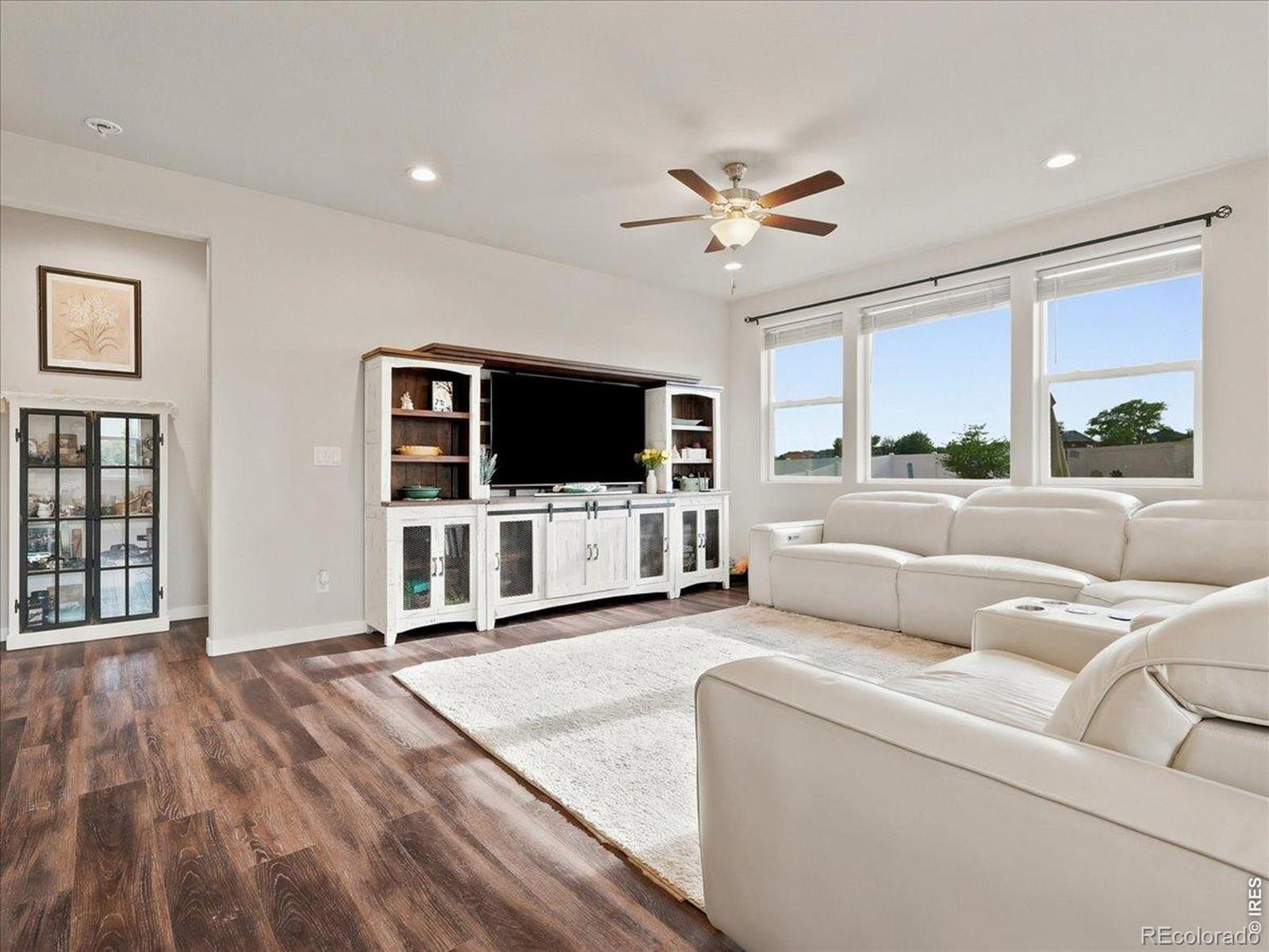 MLS Image #14 for 2550  doe ridge way,johnstown, Colorado