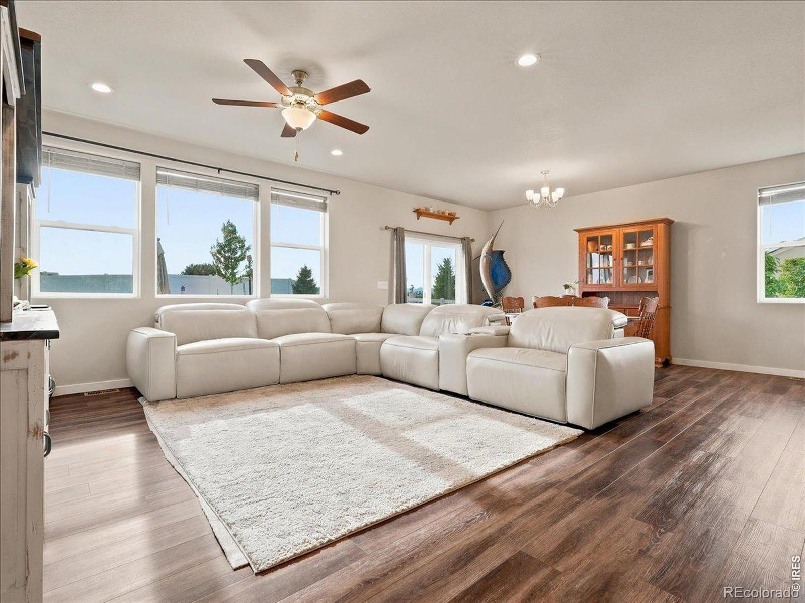 MLS Image #16 for 2550  doe ridge way,johnstown, Colorado