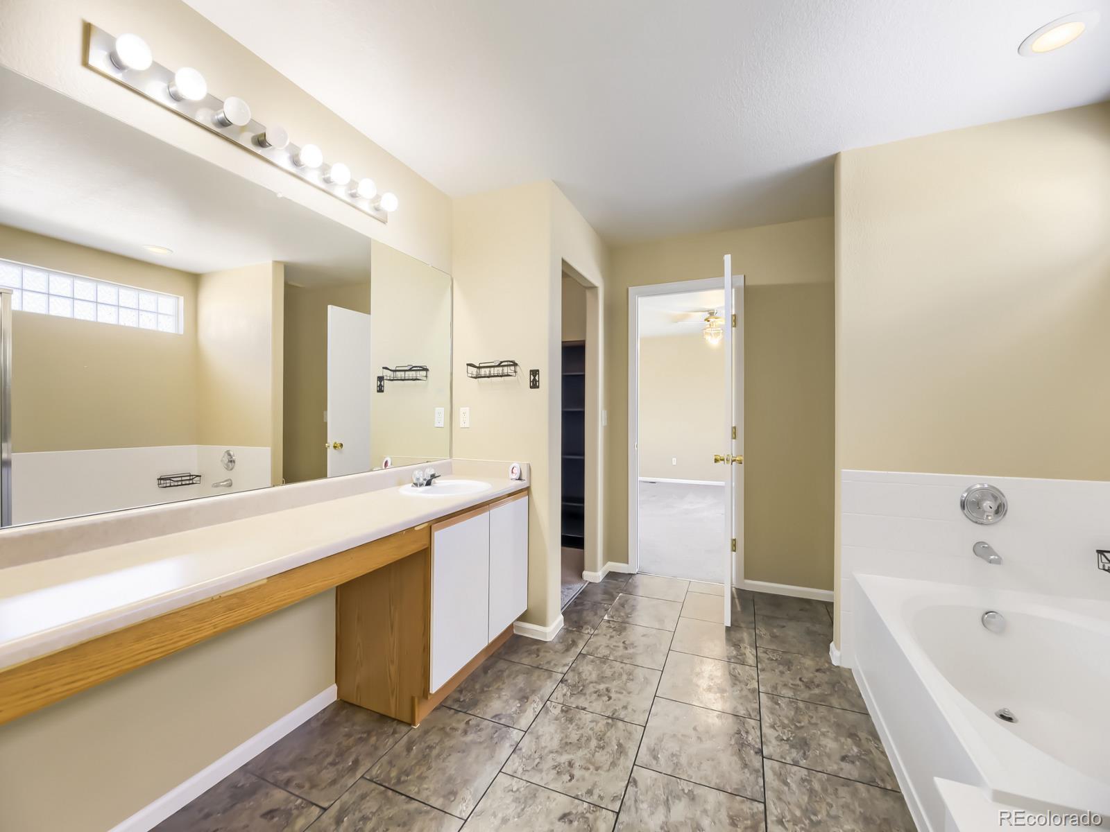 MLS Image #15 for 5125  orleans court,denver, Colorado