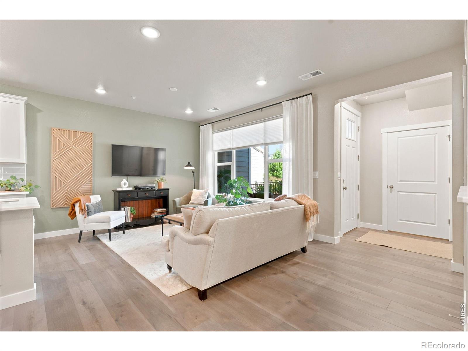 MLS Image #12 for 4173 n park drive,loveland, Colorado
