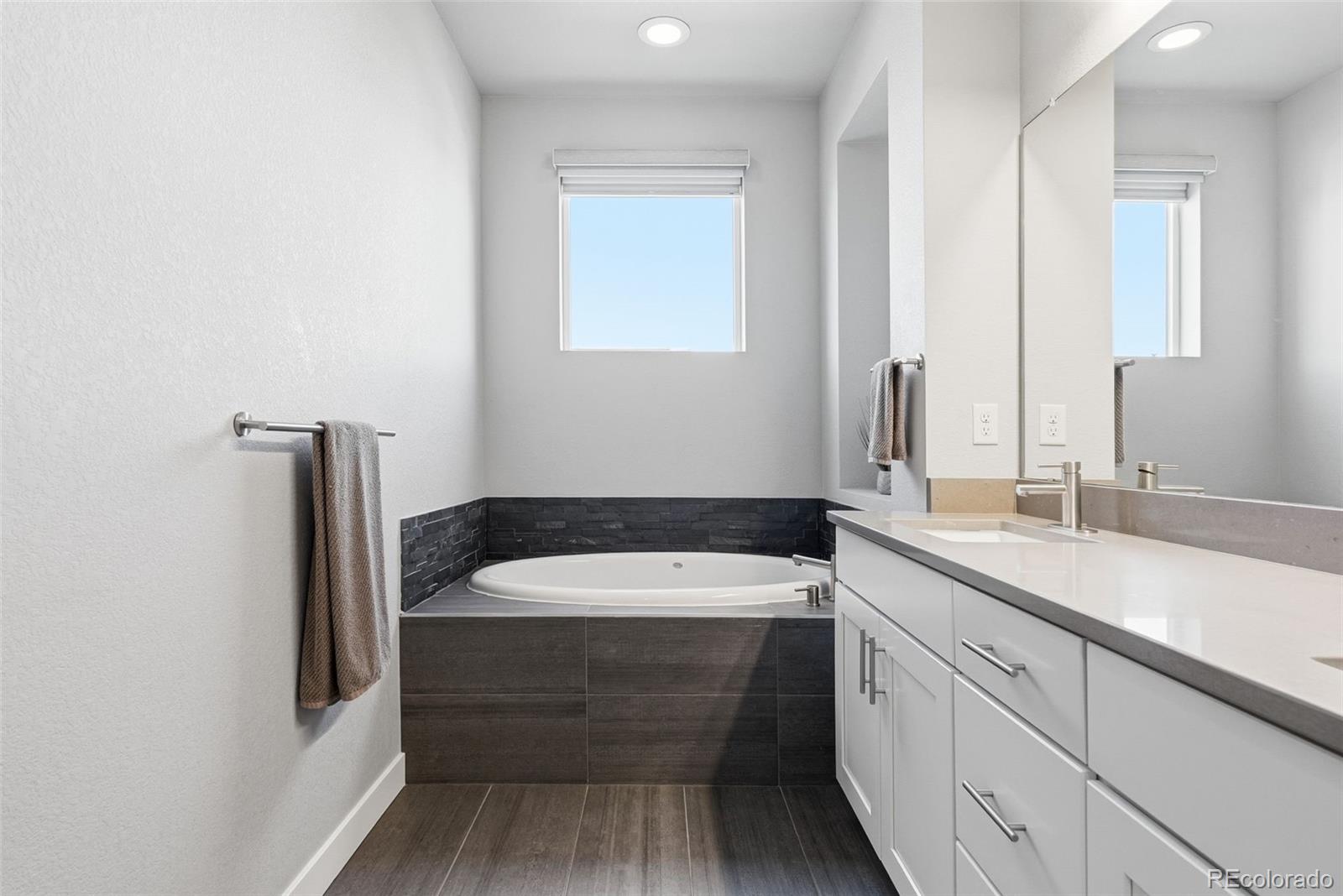 MLS Image #32 for 6759  warren drive,denver, Colorado