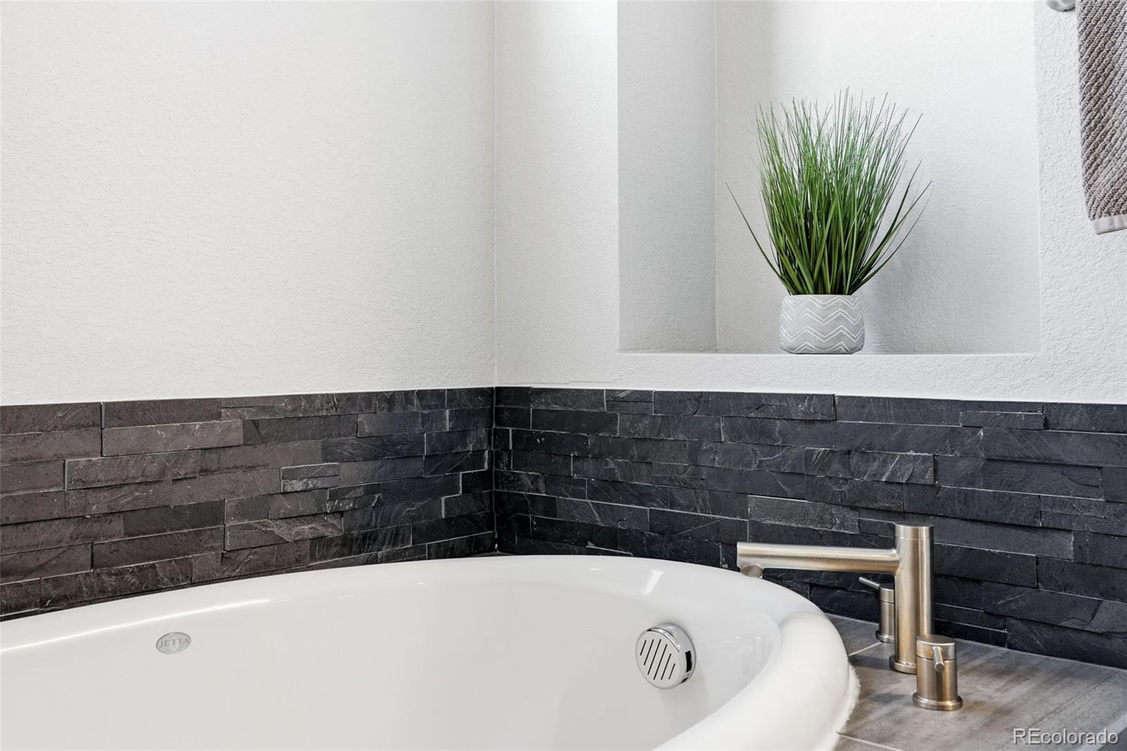MLS Image #33 for 6759  warren drive,denver, Colorado