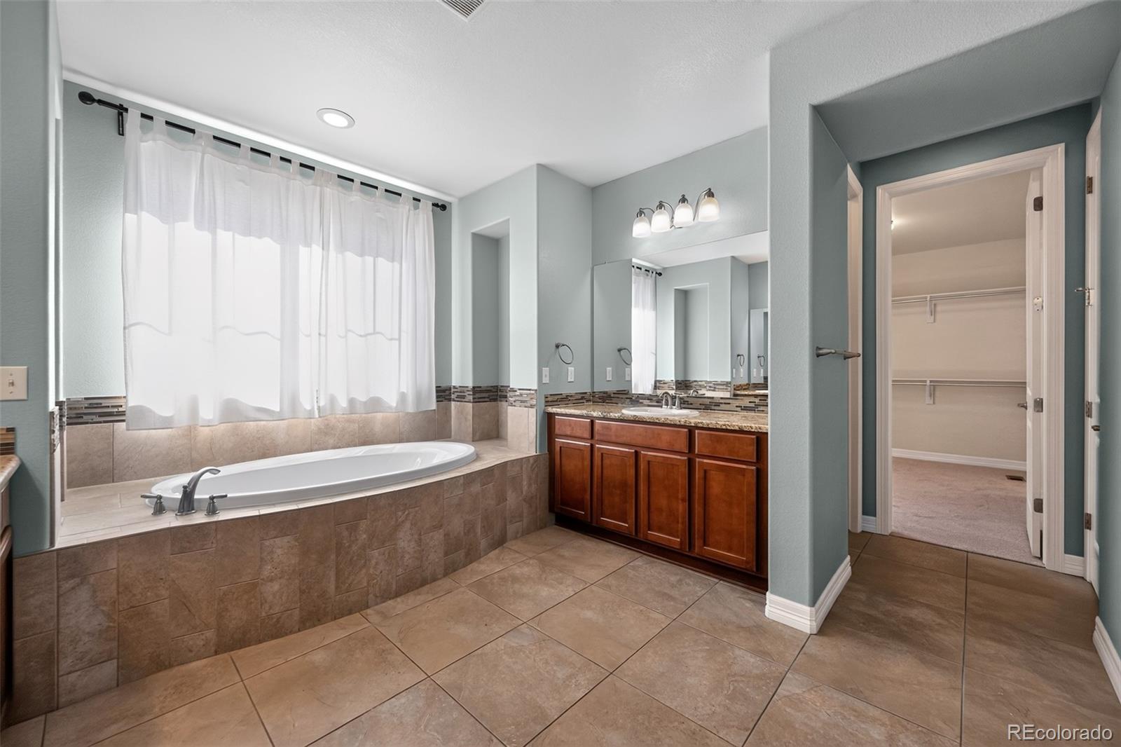 MLS Image #11 for 6264 s kewaunee way,aurora, Colorado