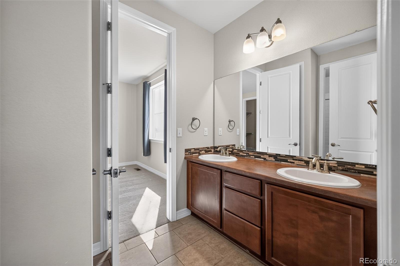 MLS Image #13 for 6264 s kewaunee way,aurora, Colorado
