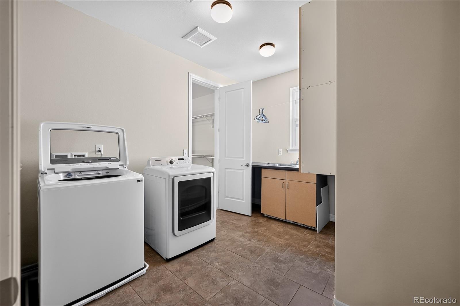 MLS Image #27 for 6264 s kewaunee way,aurora, Colorado
