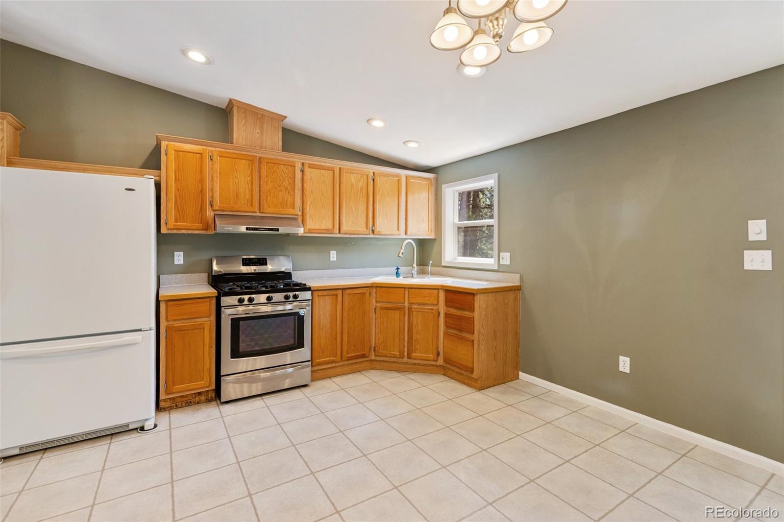 MLS Image #6 for 331  rhyolite lane,florissant, Colorado